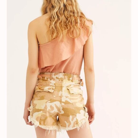 Free People commander cutoff camo shorts sz 4 - Picture 2 of 13